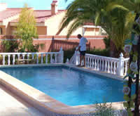private and community pool cleaning and maintenance in Alicante area